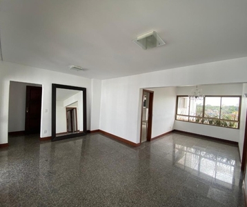 Apartamento 4/4 para alugar no Cidade Jardim/Candeal