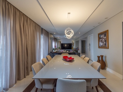 Apartamento à venda em Belém com 180 m², 3 quartos, 3 suítes, 3 vagas