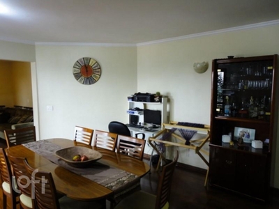 Apartamento à venda em Campo Belo com 130 m², 3 quartos, 3 suítes, 2 vagas