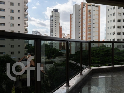 Apartamento à venda em Campo Belo com 180 m², 3 quartos, 1 suíte, 4 vagas