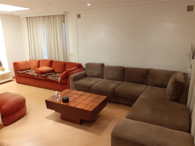 Apartamento à venda em Campo Belo com 200 m², 5 quartos, 4 suítes, 3 vagas