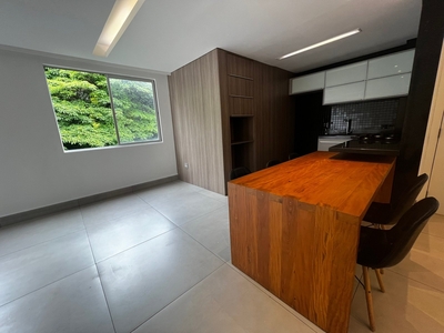 Apartamento à venda em Estoril com 80 m², 2 quartos, 1 vaga