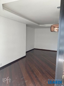 Apartamento à venda em Moema Pássaros com 150 m², 4 quartos, 1 suíte, 4 vagas