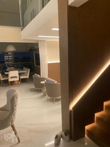 Apartamento à venda em Vila Andrade com 198 m², 3 quartos, 3 suítes, 3 vagas