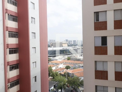 Apartamento com 2 Quartos e 1 banheiro para Alugar, 69 m² por R$ 2.000/Mês