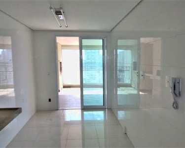 Apartamento para venda possui 203 metros quadrados com 4 quartos em Santa Teresinha - São