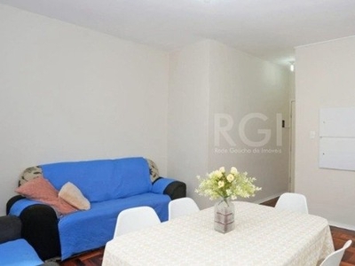 Apartamento térreo de 65m² - 2 dormitórios e pátio no bairro Rio Branco