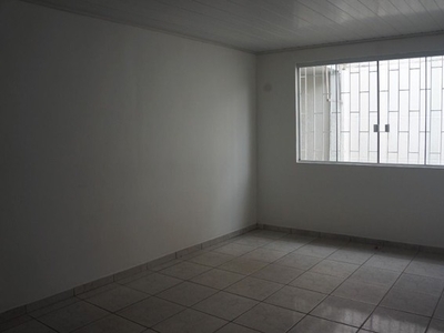 Casa com 3 dormitórios para alugar, 130 m² por R$ 2.156,13/mês - Xaxim - Curitiba/PR