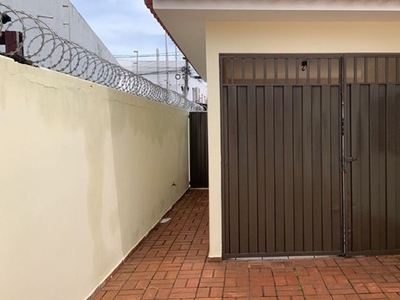 Casa com 3 dormitórios para alugar, 200 m² por R$ 2.900,00/mês - Setor Morada do Sol - Rio