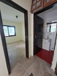 Casa para Venda - 278m², 6 dormitórios, sendo 2 suites, 1 vaga - Teresópolis