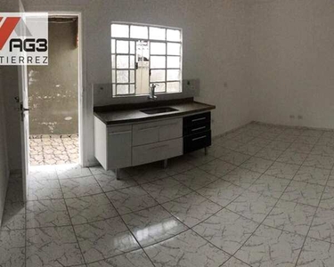 Casa térrea com 1 quarto e cozinha amplos na Vila Palmeiras