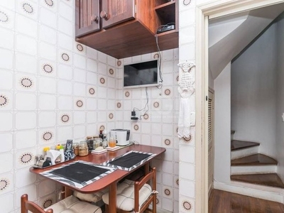 Cobertura para Venda - 180m², 3 dormitórios, sendo 1 suites, 1 vaga - Petrópolis