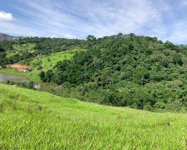 Terreno para venda possui 500 metros quadrados