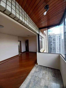 Apartamento com 3 quartos para alugar no bairro Lourdes, 115m²