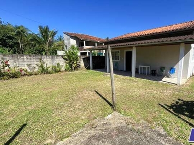 Casa a venda em Ubatuba no bairro do Sertão da Quina, próximo aos comércios, a 3 km da Pra