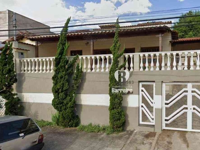 Casa com 3 quartos à venda no bairro Barreiro, 177m²