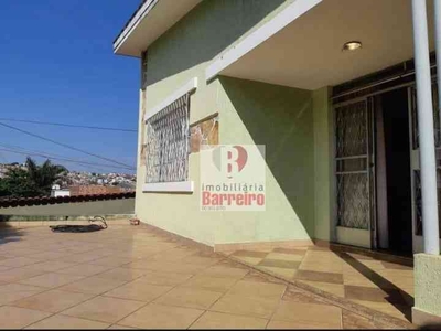 Casa com 3 quartos à venda no bairro Barreiro, 290m²