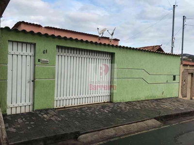 Casa com 4 quartos à venda no bairro Monsenhor Horta, 180m²