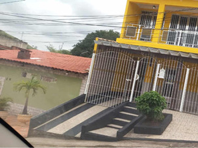 Casa Localizada Em Cosmos, 3 Quartos, 4 Banheiros, 2 Cozinha