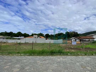 Terreno Amplo e bem localizado em Bombinhas!