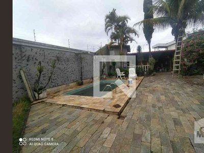 Casa com 3 quartos à venda no bairro Canaã, 300m²