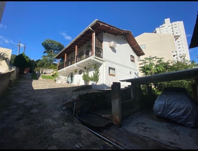 Casa no Bairro Itoupava Seca em Blumenau com 5 Dormitórios e 193.43 m²