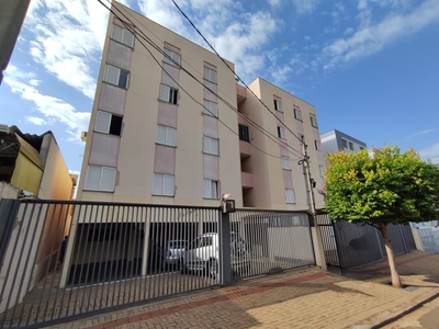 Apartamento em Dom Bosco, Londrina/PR de 85m² 3 quartos à venda por R$ 159.000,00