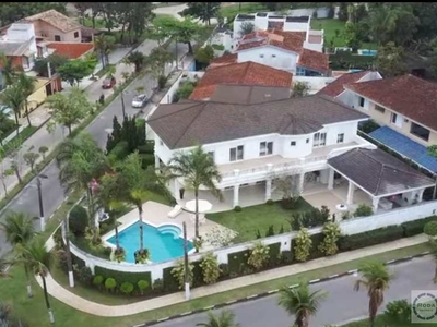 Casa com 5 suítes perto da praia - R$ 5.990 mil,