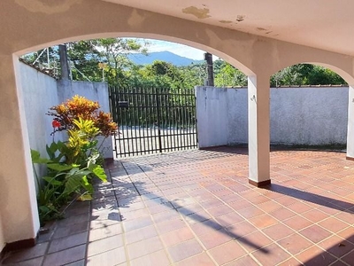 Casa em Martim de Sá, Caraguatatuba/SP de 150m² 4 quartos para locação R$ 3.500,00/mes