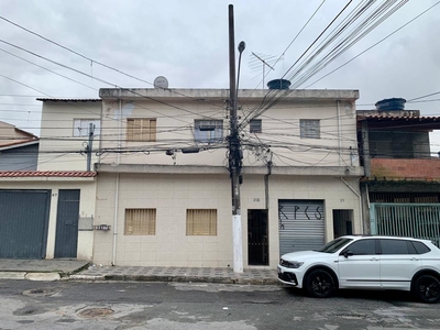 Casa em Vila Yolanda, Osasco/SP de 250m² 9 quartos à venda por R$ 788.000,00