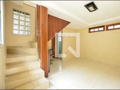 Casa para Aluguel - Fonseca, 2 Quartos, 50 m2