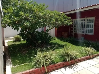 Casa próxima da Lagoa a Lagoa do Araçá na Imbiribeira, Recife/PE.