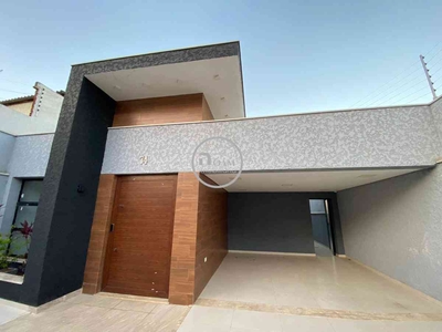Casa com 4 quartos à venda no bairro Vila Olímpia, 270m²