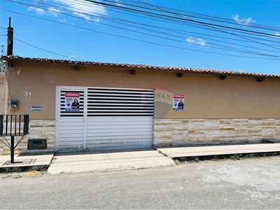 Casa em Liberdade, Parnamirim/RN de 160m² 3 quartos à venda por R$ 179.000,00