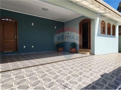 Casa em Parque Santa Inês, Botucatu/SP de 220m² 4 quartos à venda por R$ 434.000,00