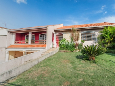 Casa em Uvaranas, Ponta Grossa/PR de 257m² 3 quartos à venda por R$ 999.000,00