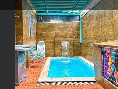 Kitnete Itanhaém SP com piscina privativa