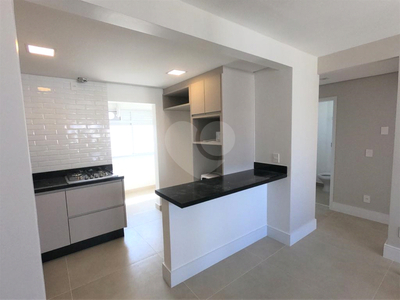 Apartamento à venda por R$ 905.000