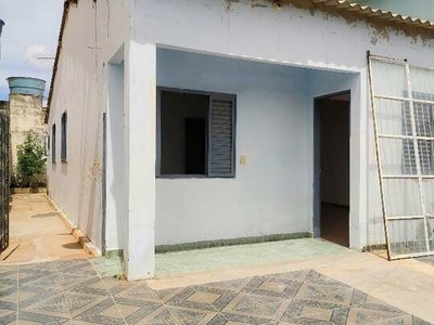 3 dormitórios, 1 suítes, 1 banheiros, 1 vaga na garagem, 60M² de Área Construída