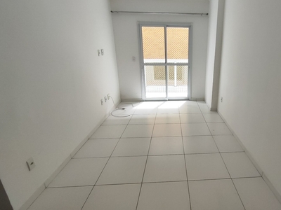 Apartamento em Vila Tupi, Praia Grande/SP de 80m² 2 quartos para locação R$ 2.800,00/mes