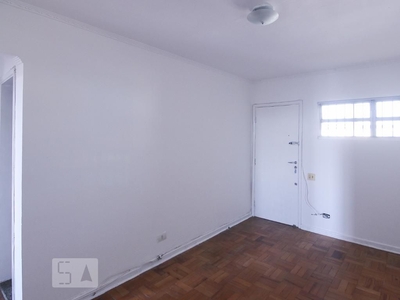 APARTAMENTO no 18º andar com 2 dormitórios