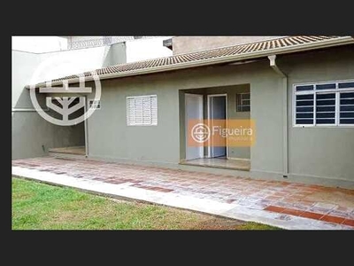 Casa com 4 dormitórios à venda, 320 m² por R$ 1.000.000,00 - Centro - Barretos/SP