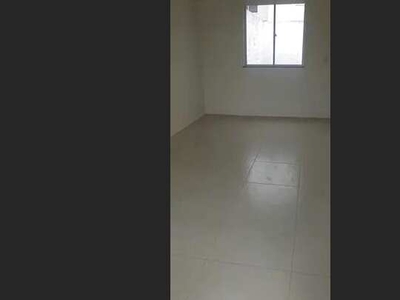 Casa de 2/4 sendo uma suíte dentro de condomínio