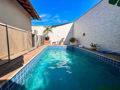 Casa em Itaipu, Niterói/RJ de 170m² 4 quartos para locação R$ 6.000,00/mes