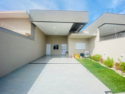 Casa em Parque Residencial Rita Vieira, Campo Grande/MS de 123m² 3 quartos à venda por R$ 749.000,00