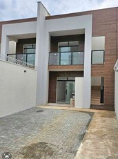 Casa com 2 quartos à venda no bairro Parque Xangri-lá, 175m²