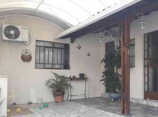 Casa com 2 quartos à venda no bairro Três Barras, 200m²
