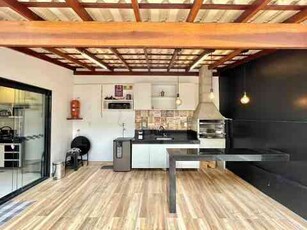 Casa com 3 quartos à venda no bairro Castelo, 130m²