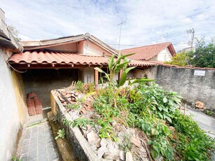 Casa com 3 quartos à venda no bairro Conjunto Lagoa, 200m²
