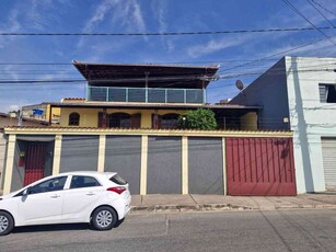 Casa com 3 quartos à venda no bairro Glória, 222m²